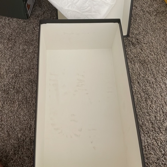 Gucci large Box 8.5 L by 14.5 H by 5.5 W - Picture 5 of 5